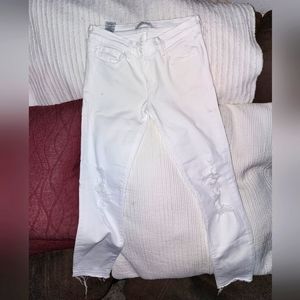 White skinny jeans